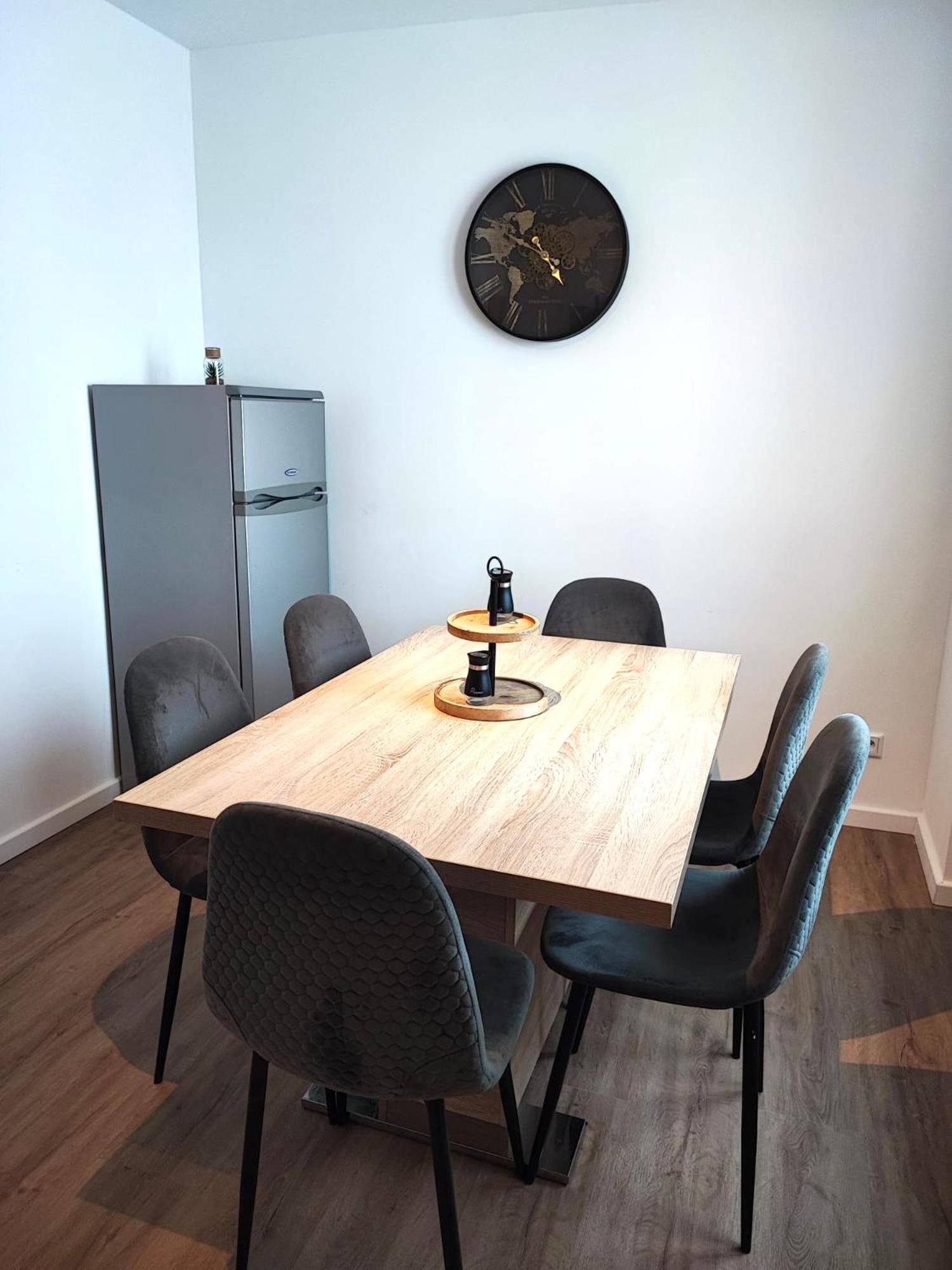 Rtr Essen - Fuer Bis Zu 8 Personen - Voll Ausgestattet - Zentral Limbecker Platz - Messe - Uniklinikum - Smart Tv - Modern Apartment Exterior photo