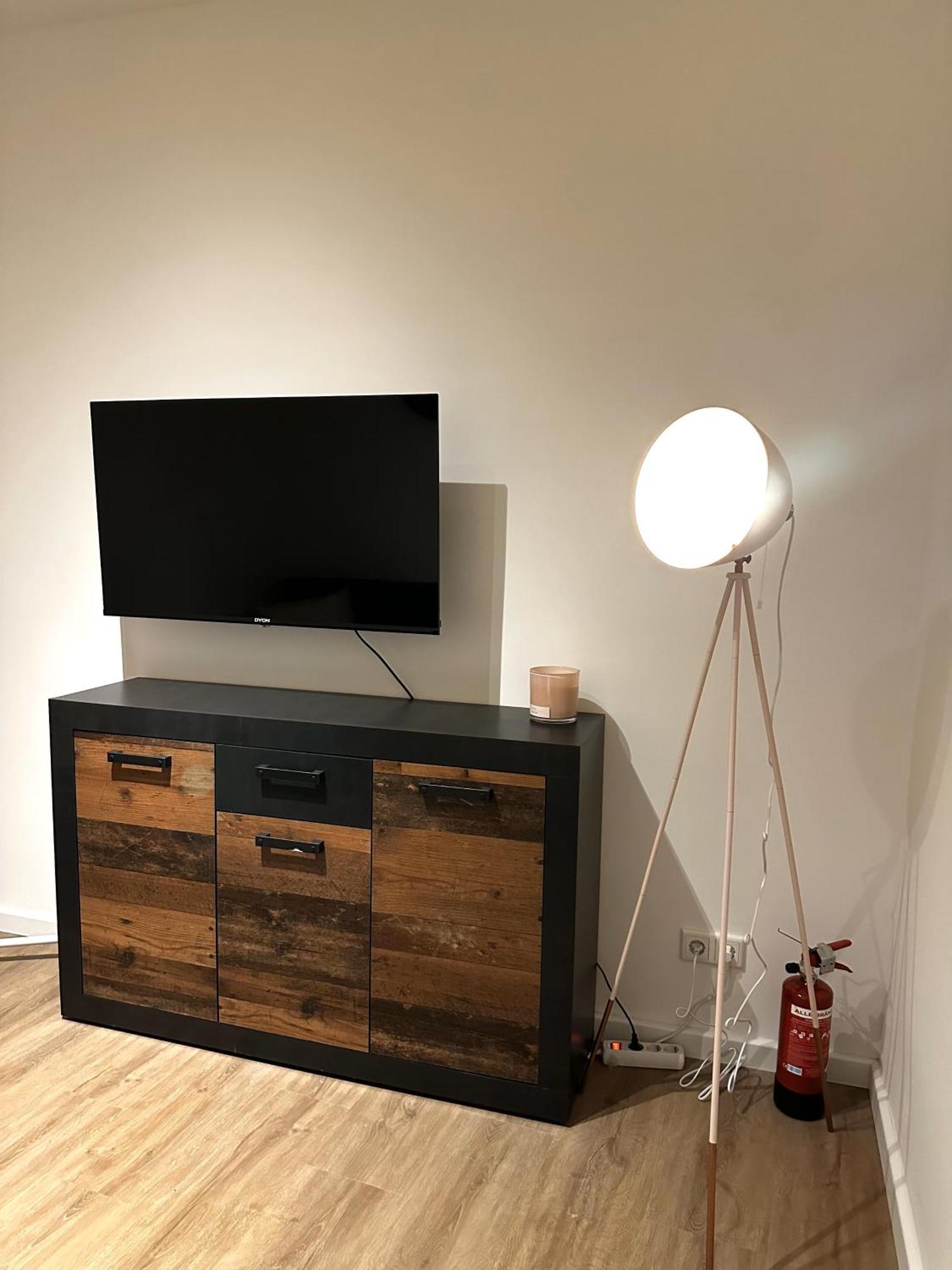 Rtr Essen - Fuer Bis Zu 8 Personen - Voll Ausgestattet - Zentral Limbecker Platz - Messe - Uniklinikum - Smart Tv - Modern Apartment Exterior photo