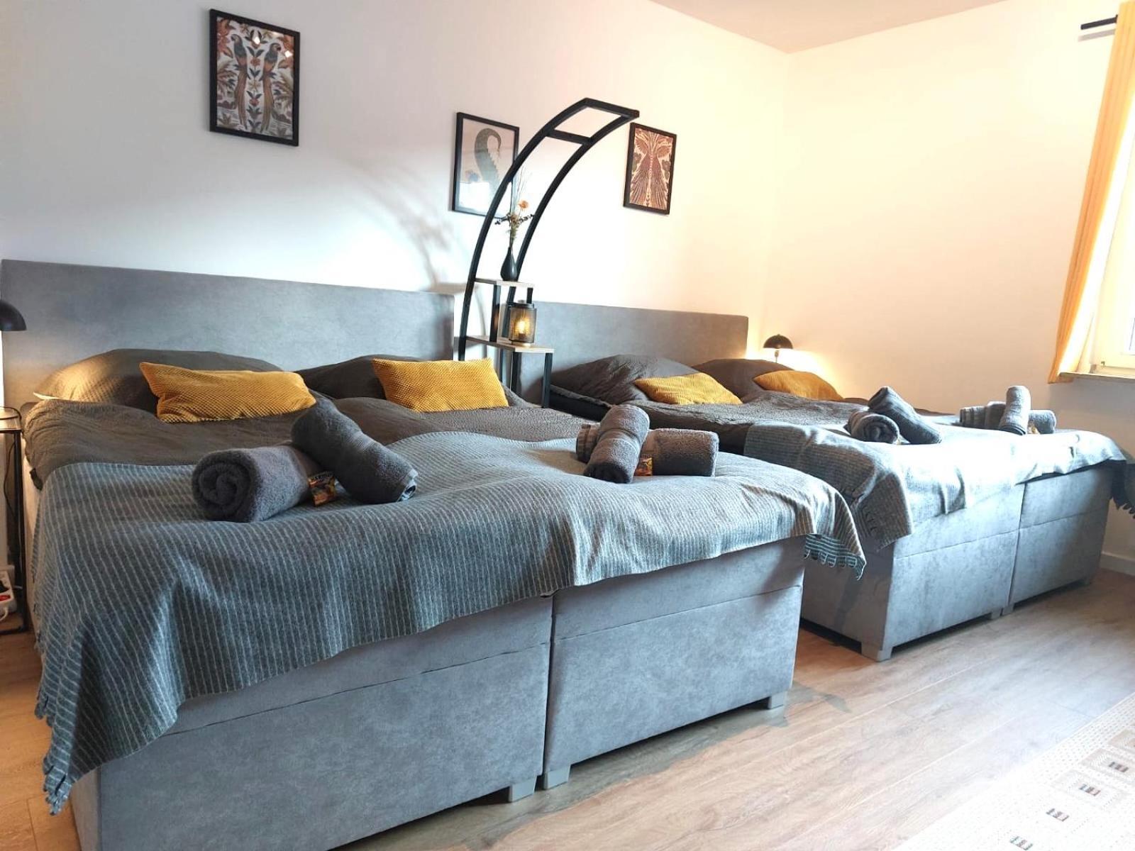 Rtr Essen - Fuer Bis Zu 8 Personen - Voll Ausgestattet - Zentral Limbecker Platz - Messe - Uniklinikum - Smart Tv - Modern Apartment Exterior photo
