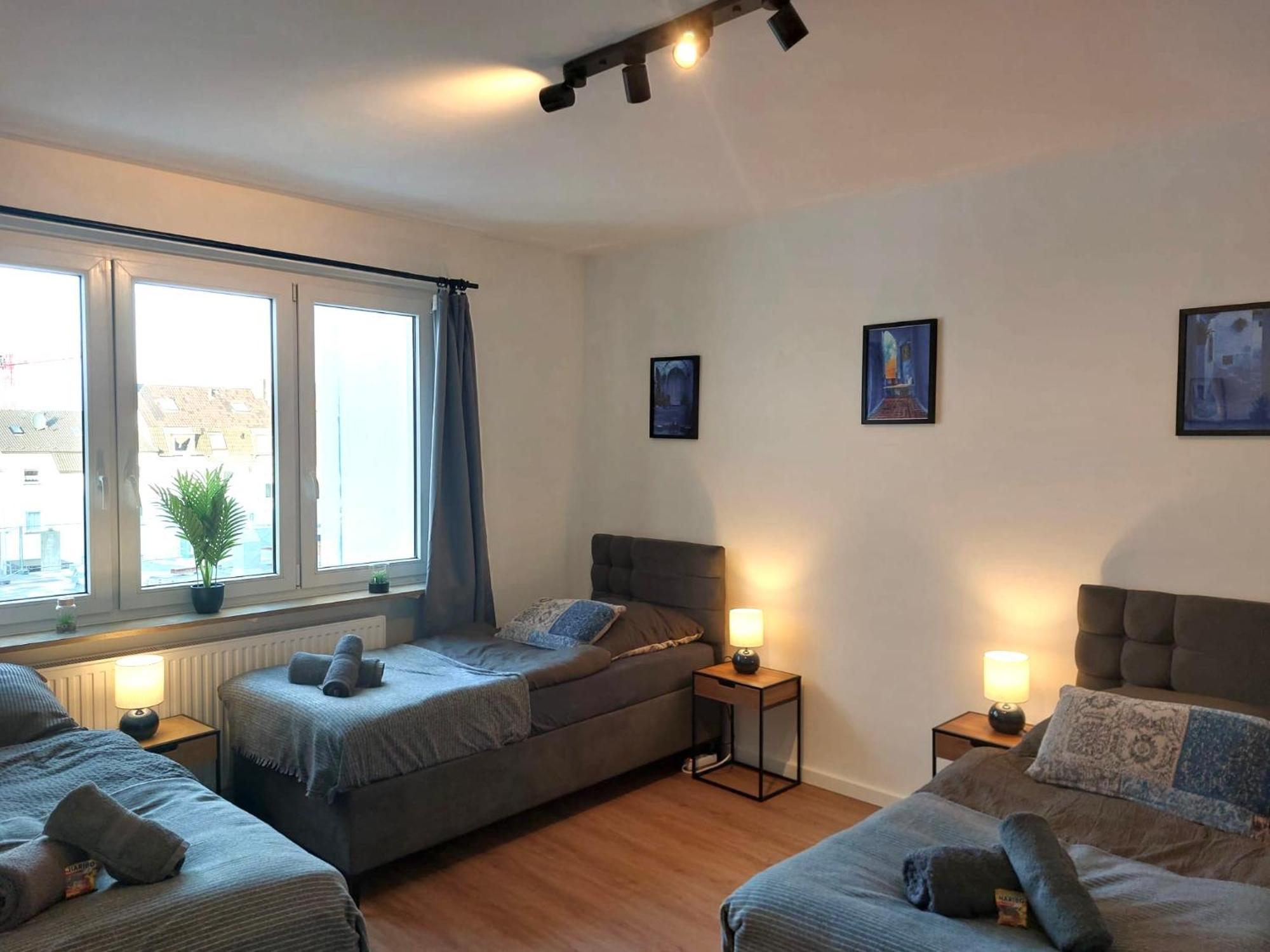 Rtr Essen - Fuer Bis Zu 8 Personen - Voll Ausgestattet - Zentral Limbecker Platz - Messe - Uniklinikum - Smart Tv - Modern Apartment Exterior photo