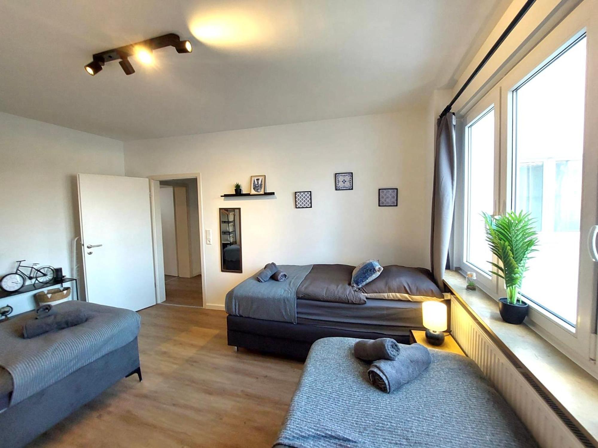 Rtr Essen - Fuer Bis Zu 8 Personen - Voll Ausgestattet - Zentral Limbecker Platz - Messe - Uniklinikum - Smart Tv - Modern Apartment Exterior photo