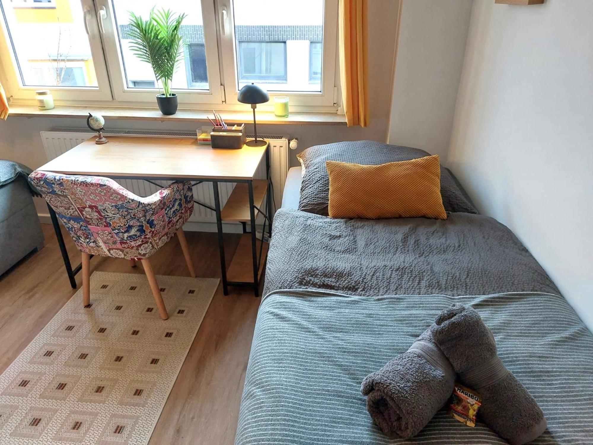 Rtr Essen - Fuer Bis Zu 8 Personen - Voll Ausgestattet - Zentral Limbecker Platz - Messe - Uniklinikum - Smart Tv - Modern Apartment Exterior photo